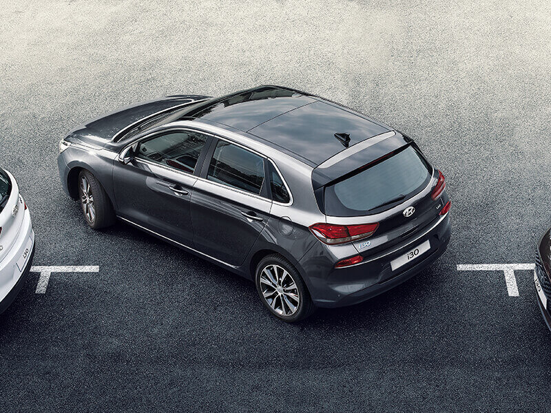 Hyundai i30 PD reverse parking 800x600