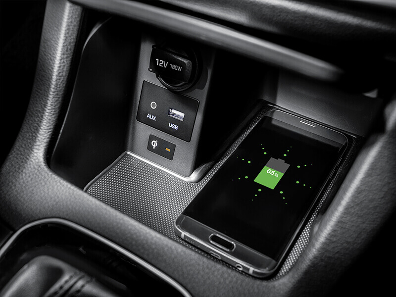 Hyundai i30 PD wireless charging 800x600