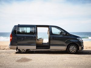 Hyundai iMax dual sliding doors 800x600 2