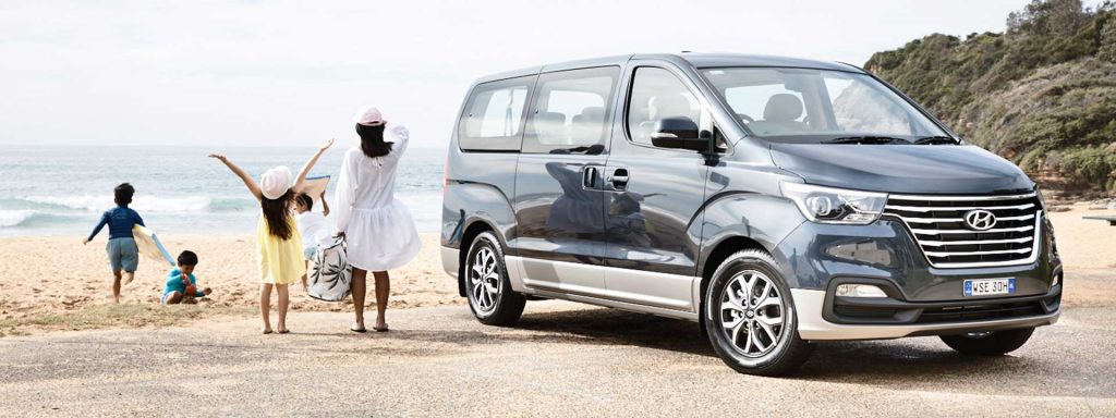 Hyundai iMax exterior page hero 1920x720 3