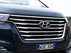 Hyundai iMax front grille 800x600