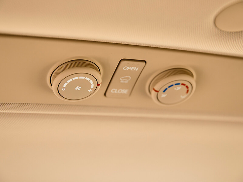 Hyundai iMax rear air conditioning controls 800x600