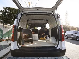 Hyundai iload liftbak style rear door 800x600