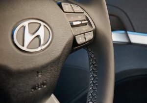 Hyundai ElantraFacelift steering 800x600